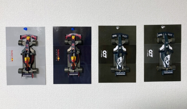 台紙に貼り付けて、壁掛けもできる