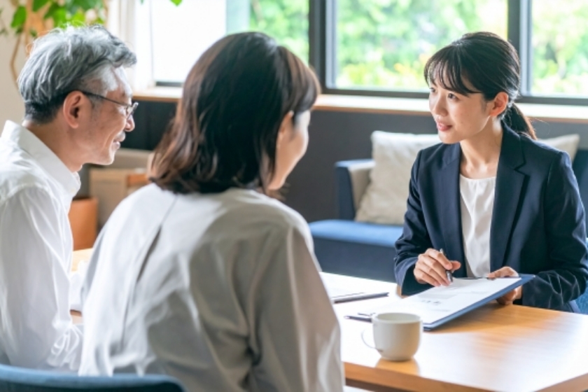 職員と利用者イメージ