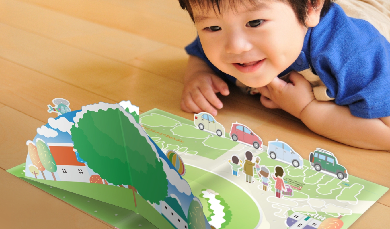 印刷物は、手に取れる質感、五感を刺激する仕掛け、そして記憶に残る体験を提供できる