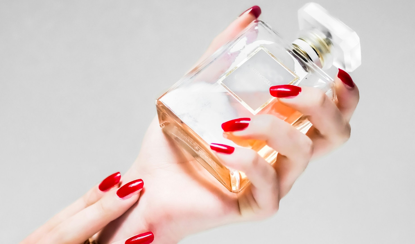 事例①: 高級ブランドのポップアップDM