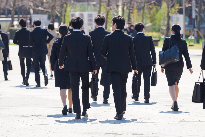 採用活動の学生たち