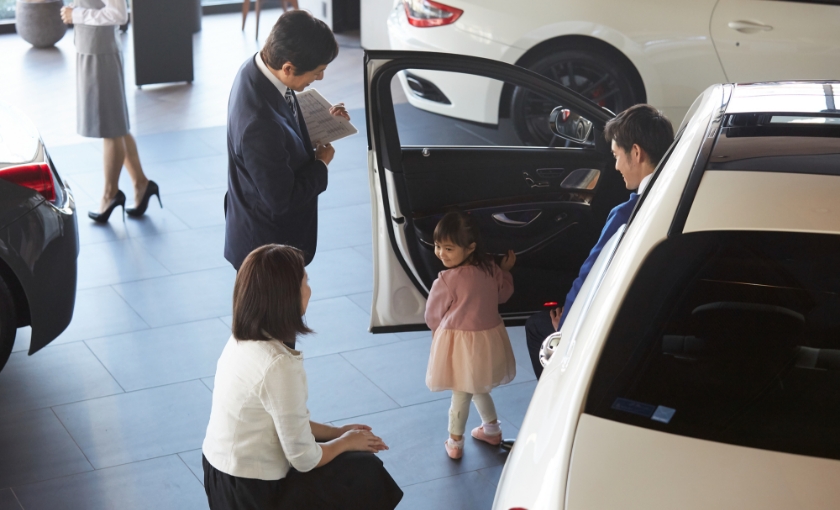 カーディーラー風景